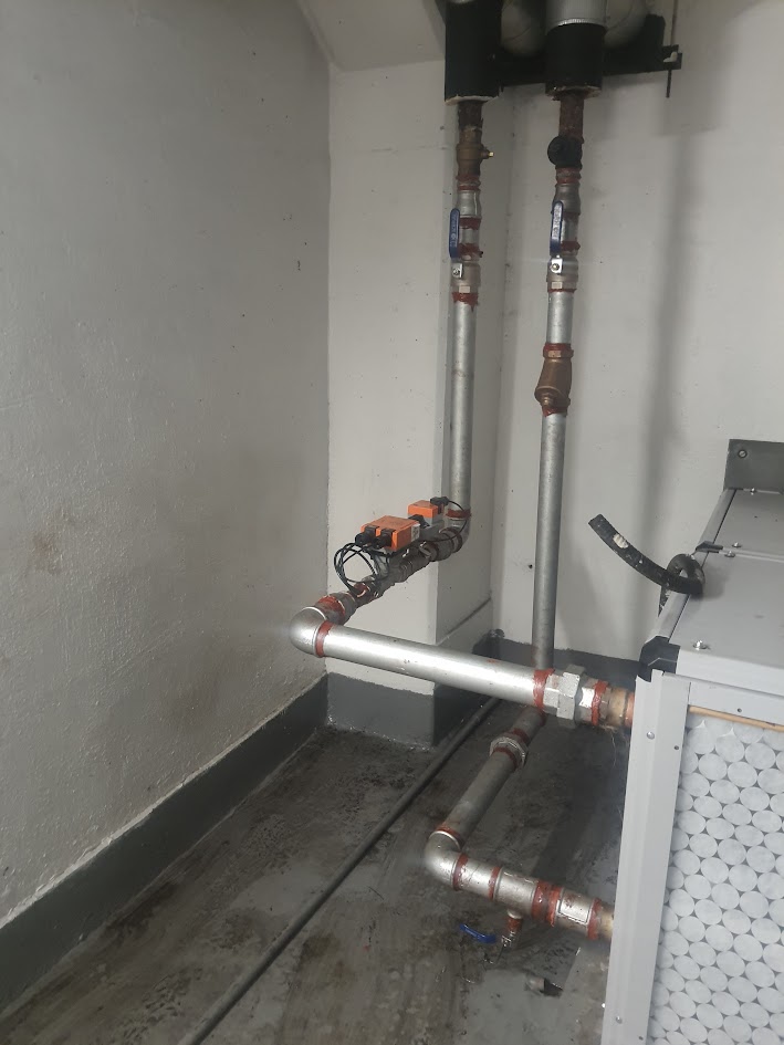 Tubulação hidráulica finalizada após manutenção